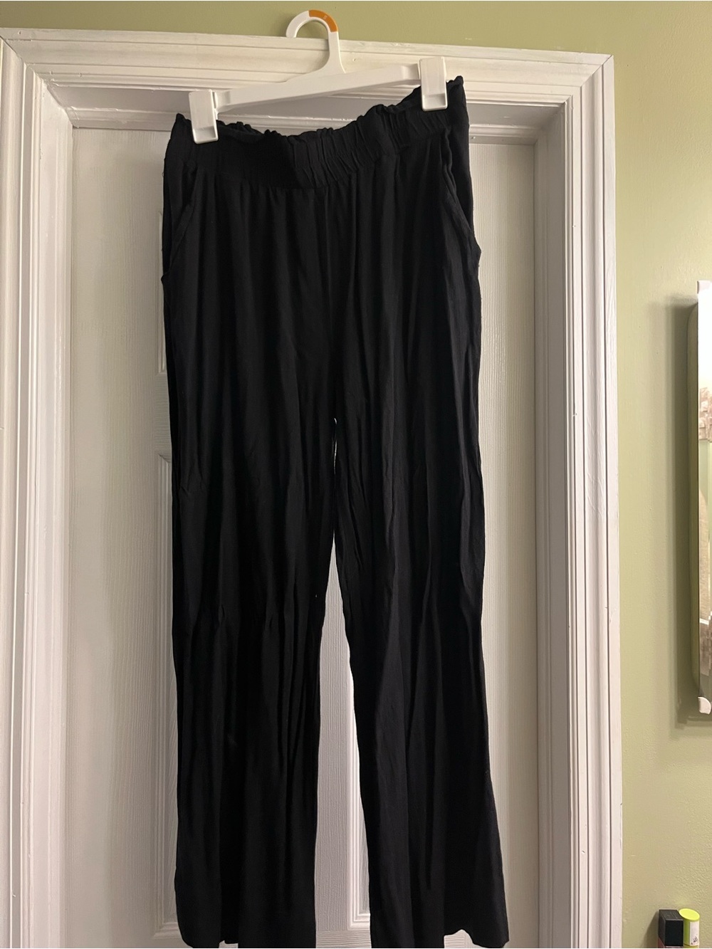 Women’s Black Elastic Waist Flowy Pants